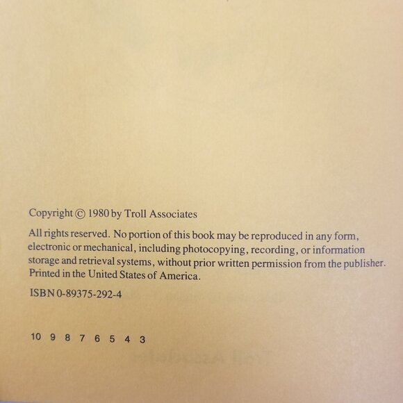 Trick or Treat Halloween by Sharon Peters (1980, PB, A First-Start Easy Reader) - Picture 3 of 15